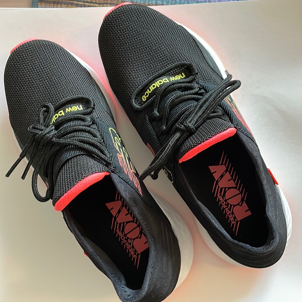 New Balance 8.6M Brand Nee ladies Fresh Foam ROAV